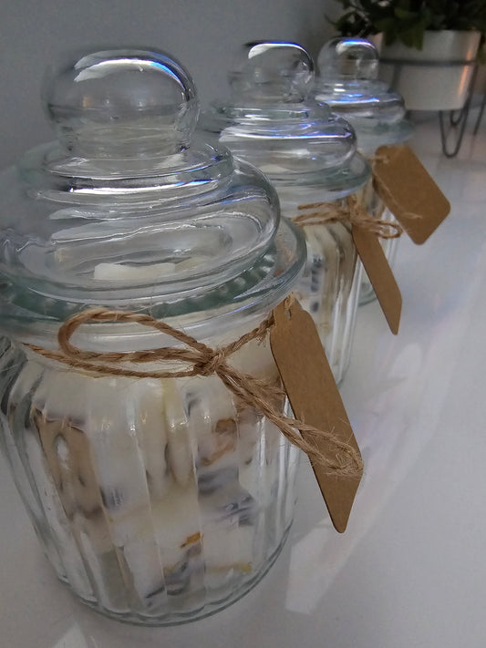 Cinnamon & Apple wax melts in a glass gift jar
